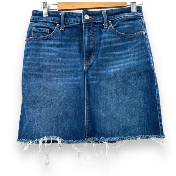 Old Navy Dresses & Skirts - Old Navy Medium Wash Raw Hem Mini Denim Skirt Size 2
